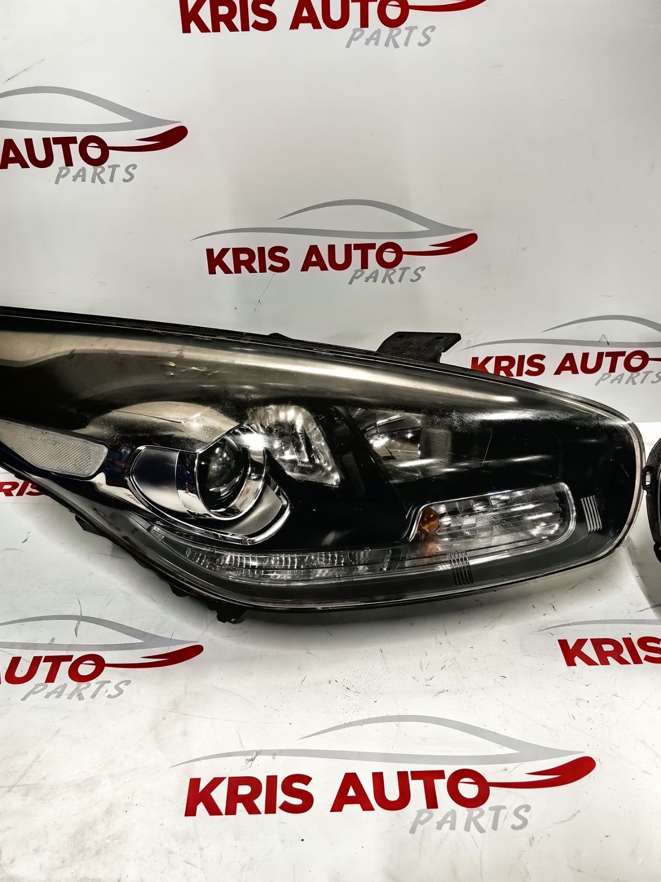 Фарове - Фар LED за Kia Carens 2015г