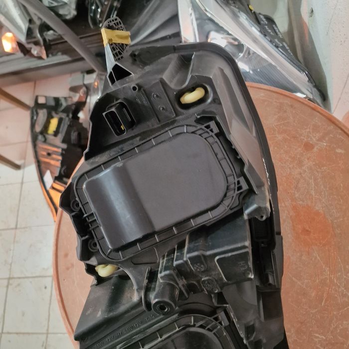 Peugeot Expert 2017 ляв фар