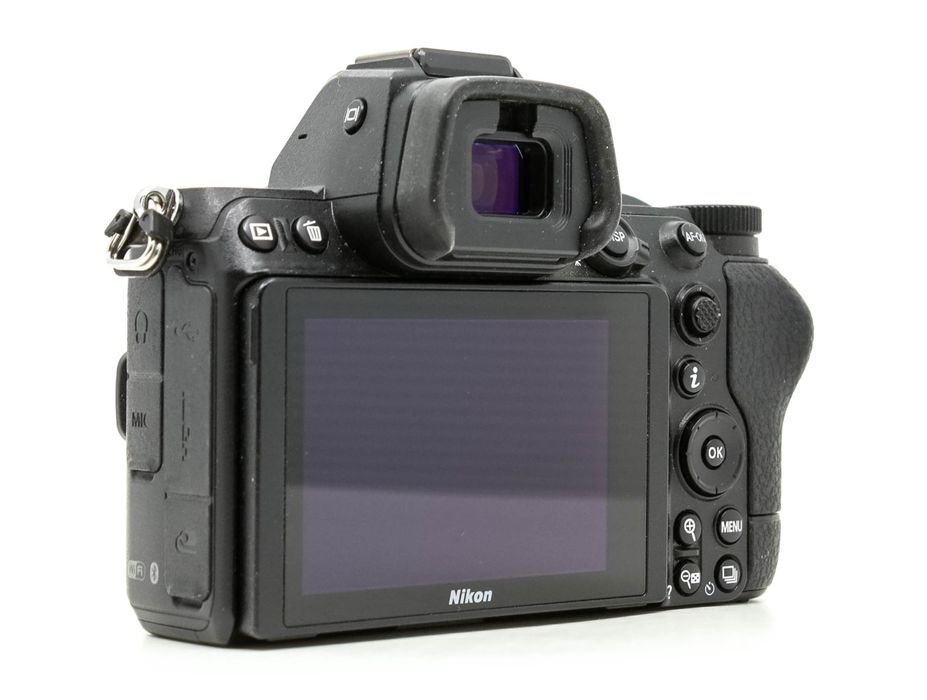 Nikon z5 BODY ( la cutie )