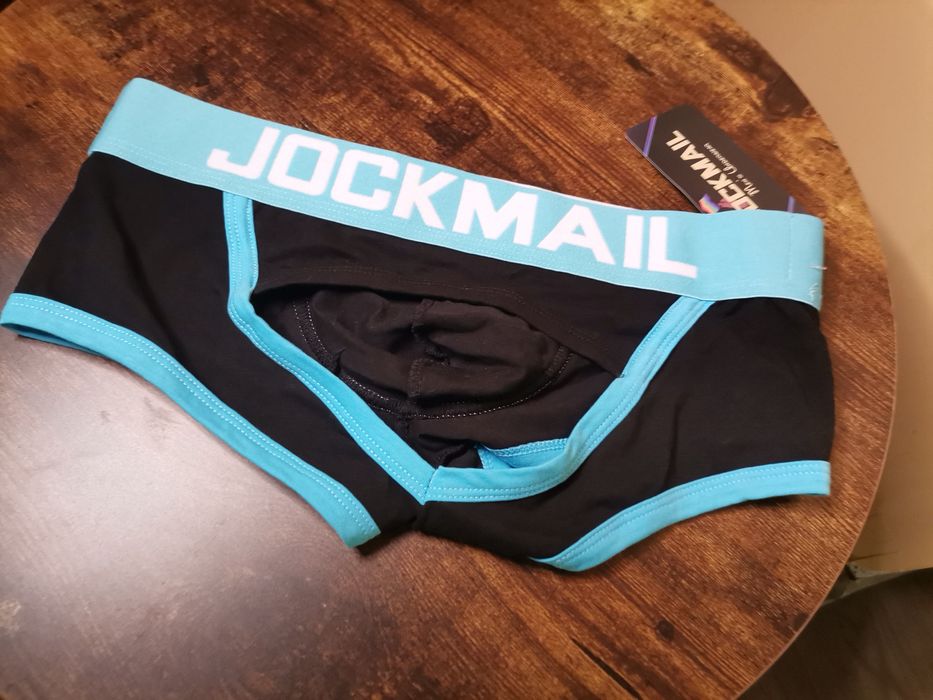 Vand chilotii pentru bărbați