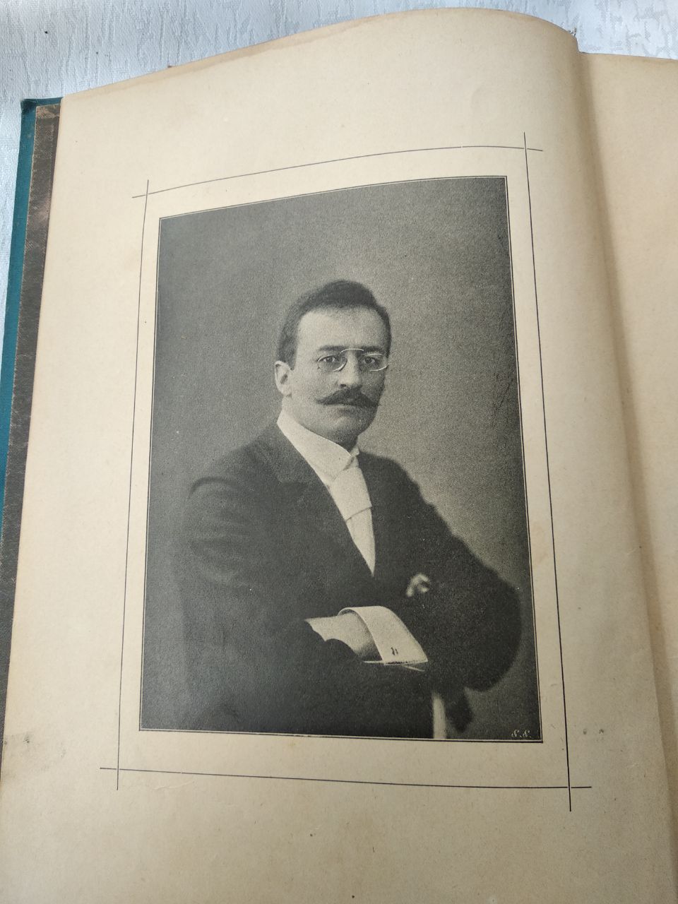 Очень редкая книга 19 века. Издание А.Ф.Даврiена. Санкт-Петербург 1899