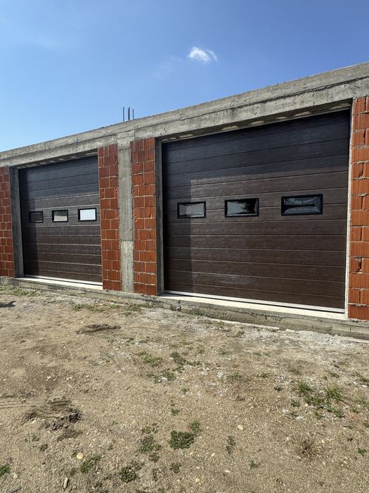 Usa garaj L2000 x H3000 gri cu geamuri -NOU!