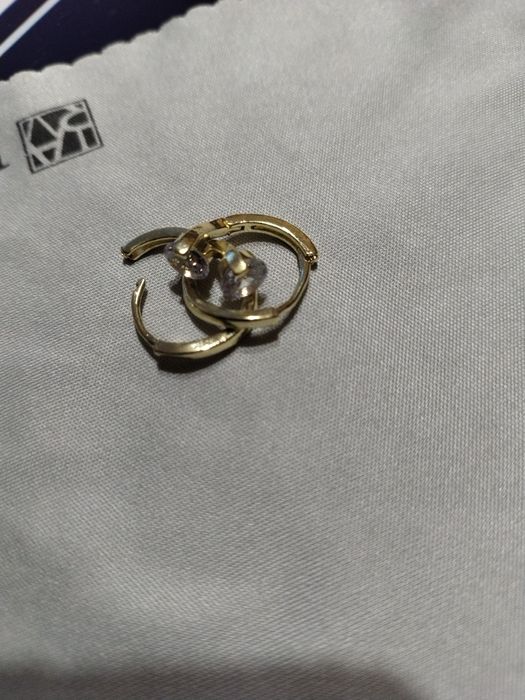 Cerceii suflați cu aur din zirconiu