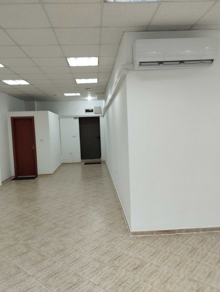Дава се под наем Офис в Варна, Владислав Варненчик - 75 кв.м за 1529.49 € - Снимка #12