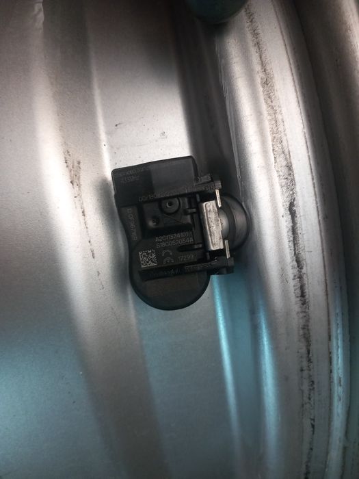 Jante r17 5x114.3 et 50 cb 67.1 mazda toyota Hyundai kia nissan etc