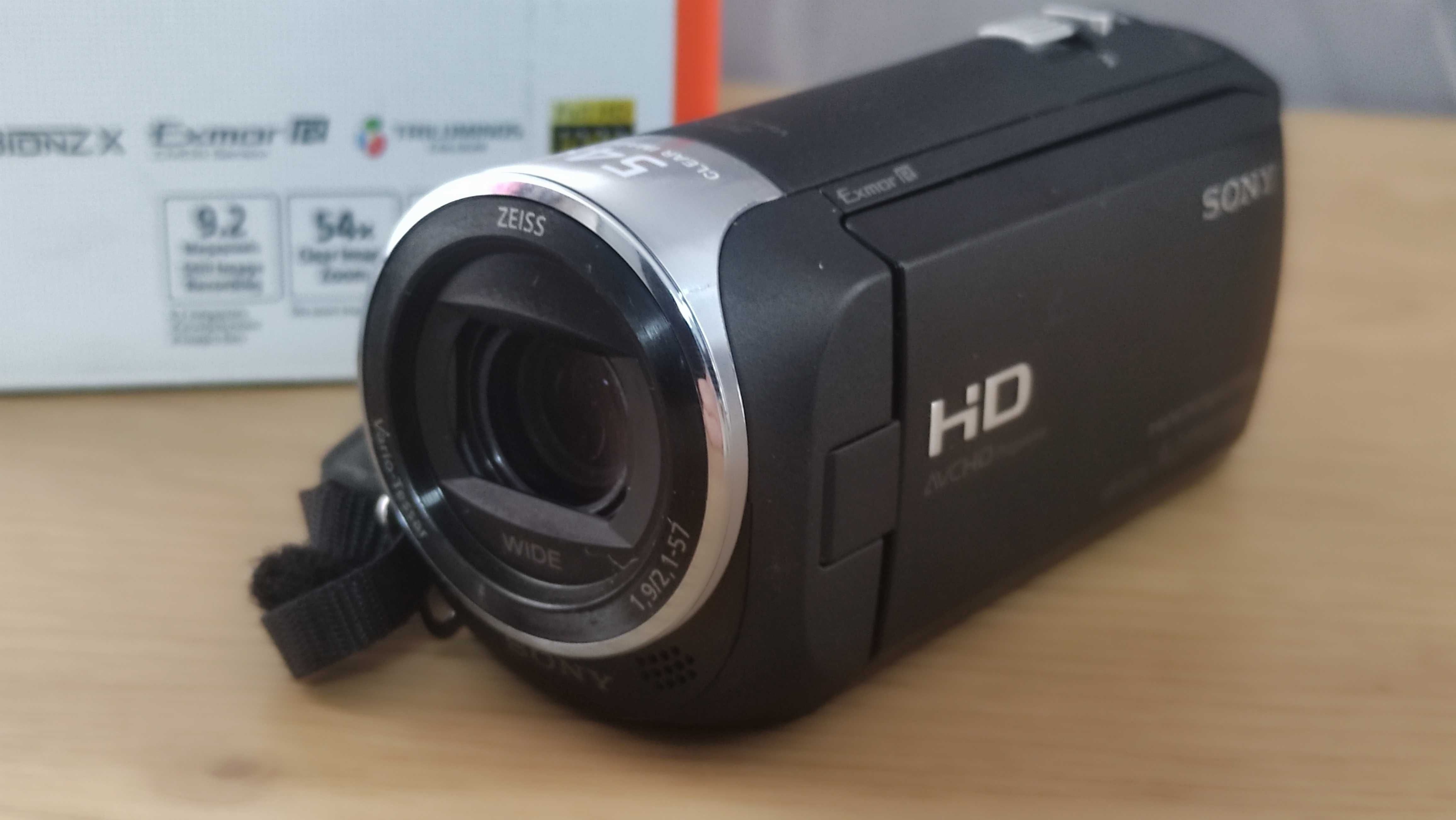 Camera video  Sony Handycam HDR-CX240E, Full HD cu 2 baterii incluse