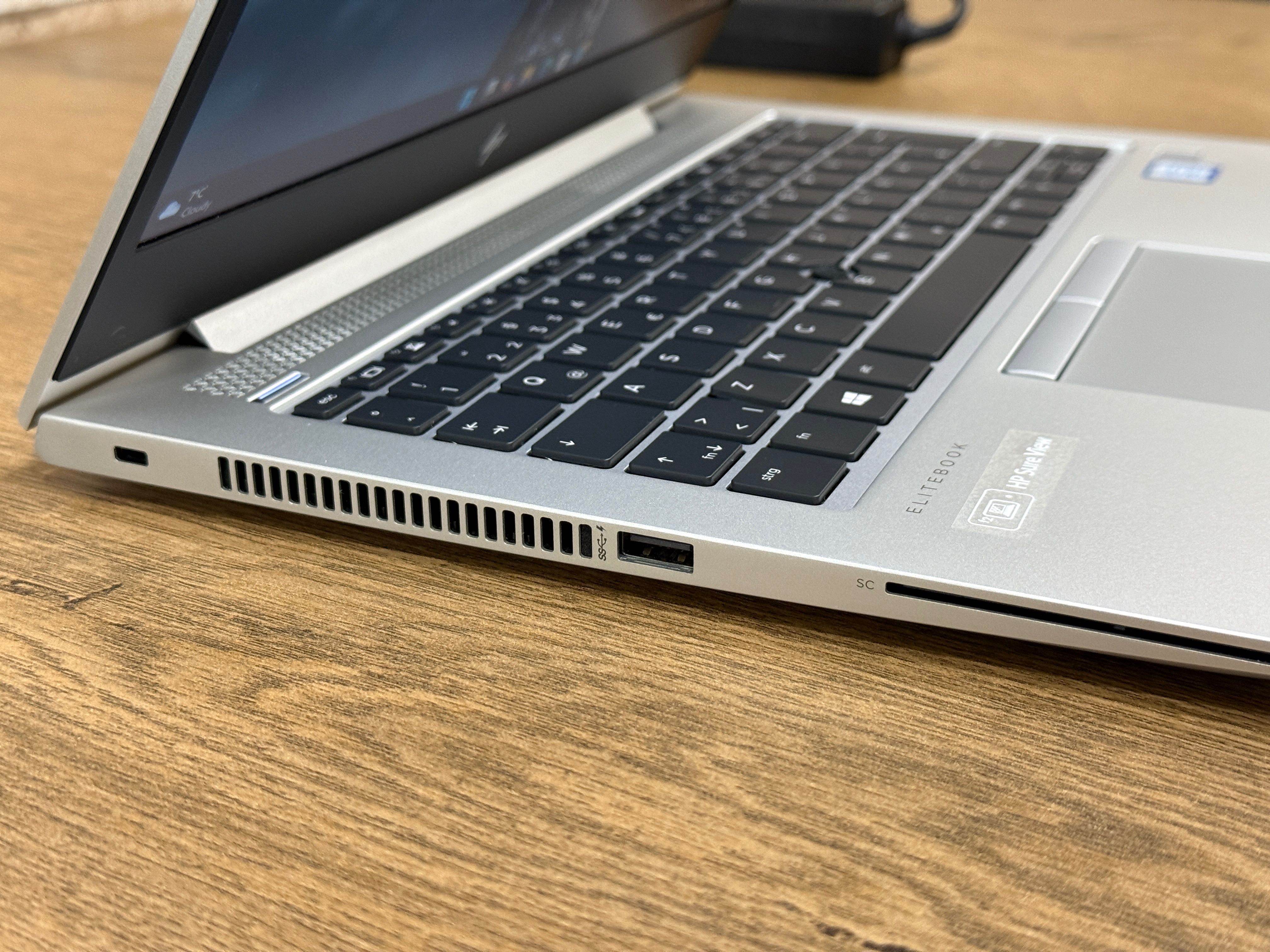 HP EliteBook 830 G5 Core i5 16GB Ram 512 Nvme 120Hz 400nit sureview 4G