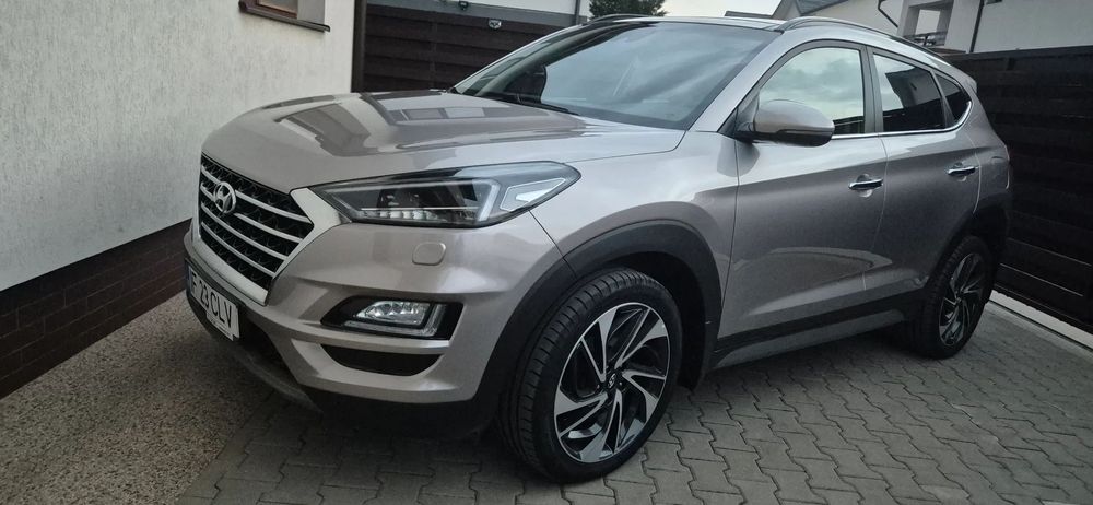 Hyundai Tucson Luxury, benzina, 177 CP,  4WD, automata