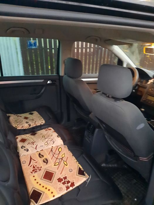 Vând Volkswagen touran