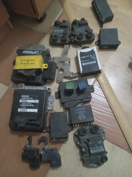 Продам блоки управления, реле поворотов ,комутатор 124, 202,210мерседе