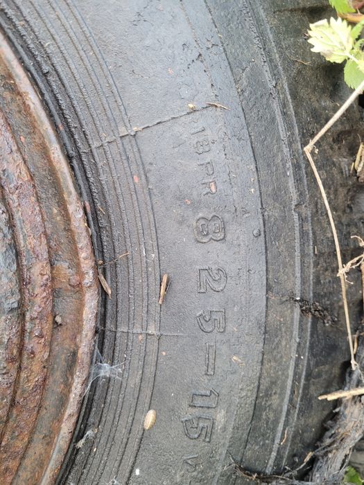 Anvelope trailer 825 r15