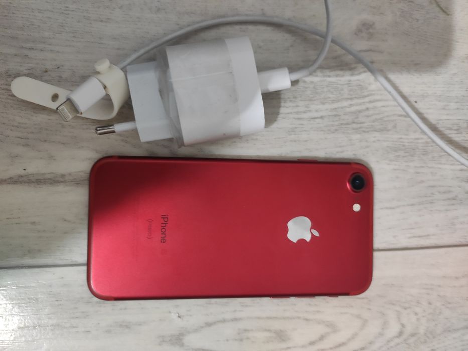 Iphone 7 product red