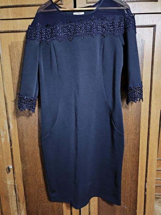 Женское платье чёрного цвета