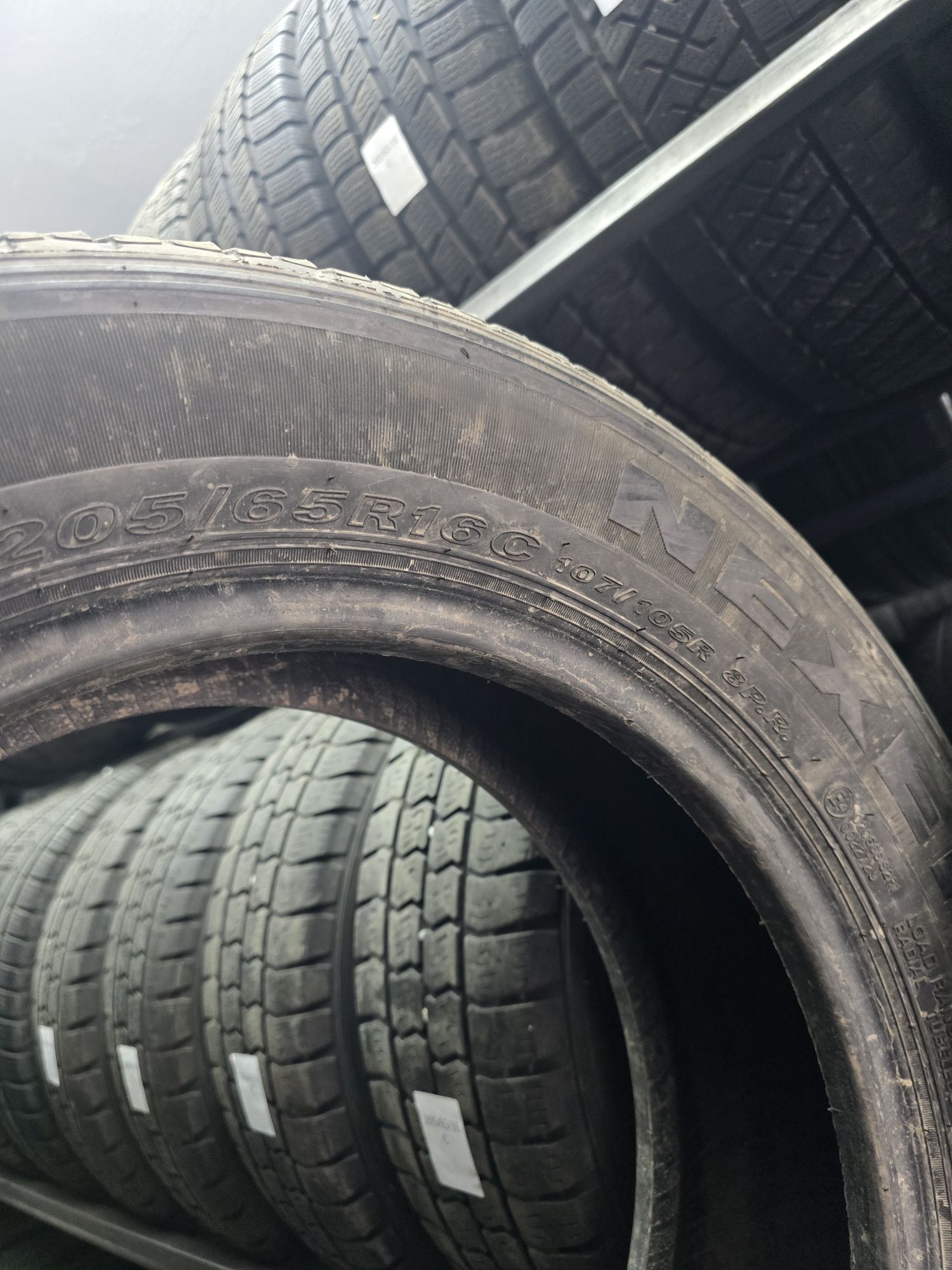 2x 205/65/16C VARA NEXEN Stare impecabila
