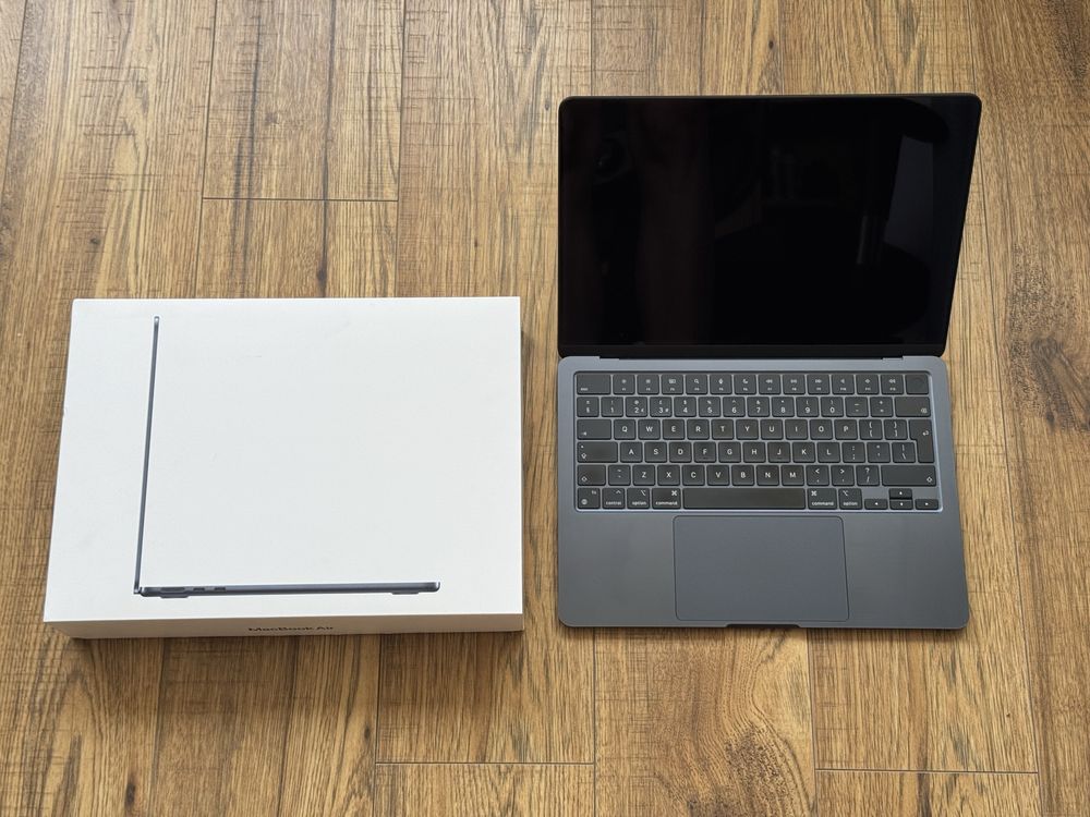 Като нов! MacBook Air 13.6” M2 512GB SSD Midnight Гаранция