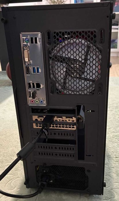 Gaming PC Ryzen 5600 RTX 3060 + AOC 32" 240 Hz + mini PC