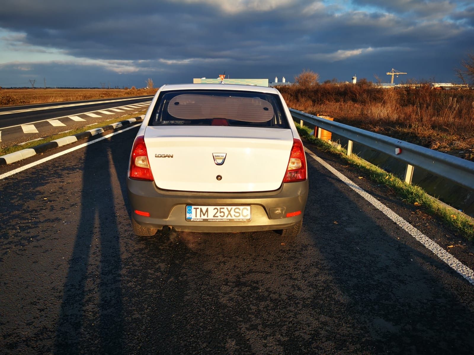 Vând Dacia Logan 2011