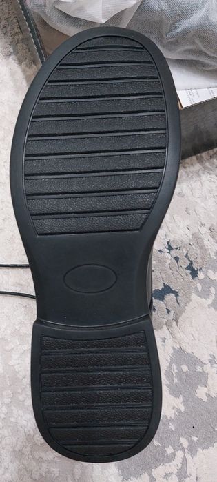 Продам осенние ботинки