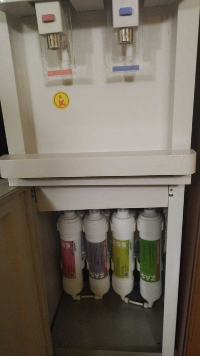 Dozator de apa, cu filtrare, alimentare de la retea