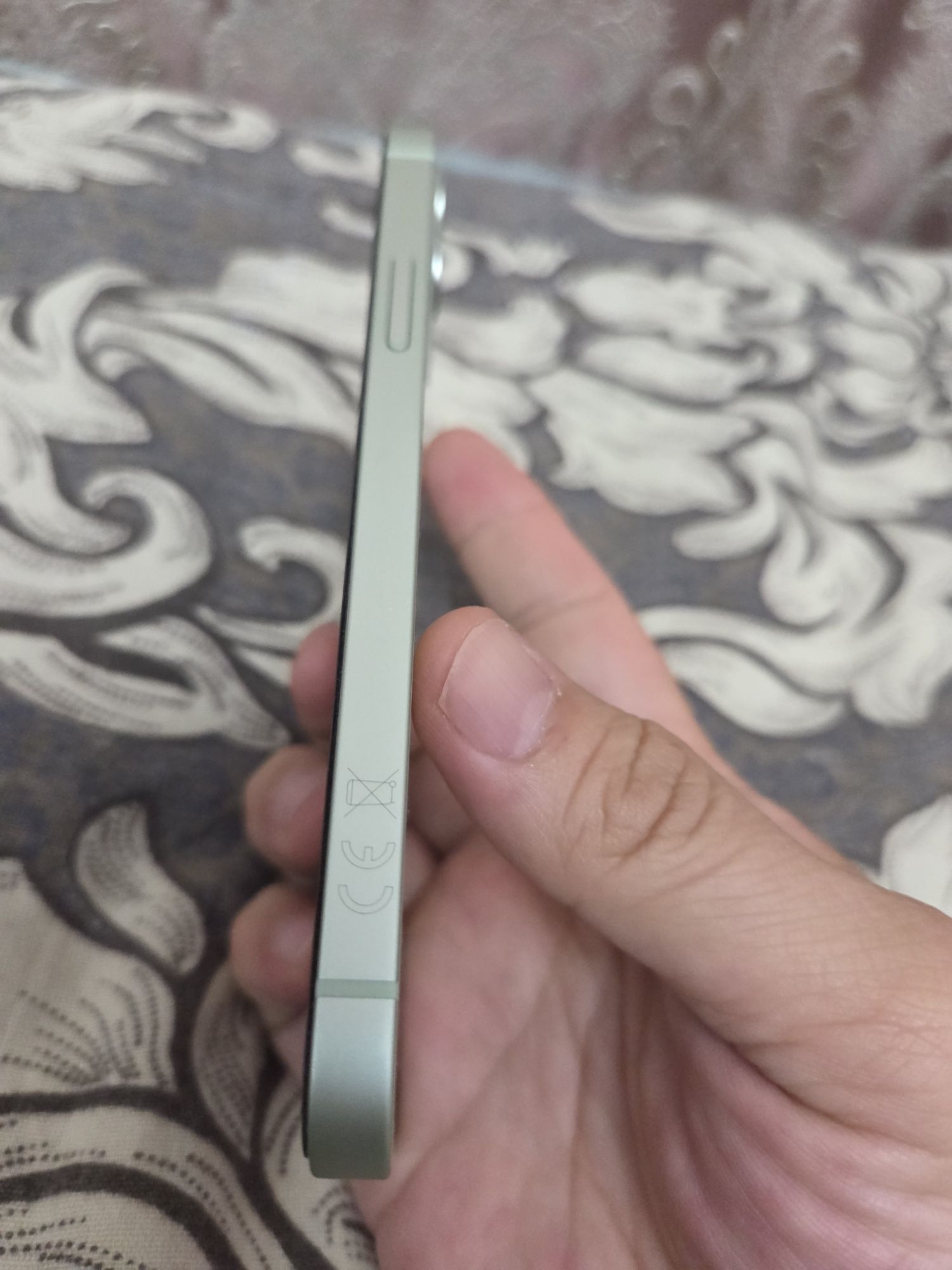 Продам iphone 12