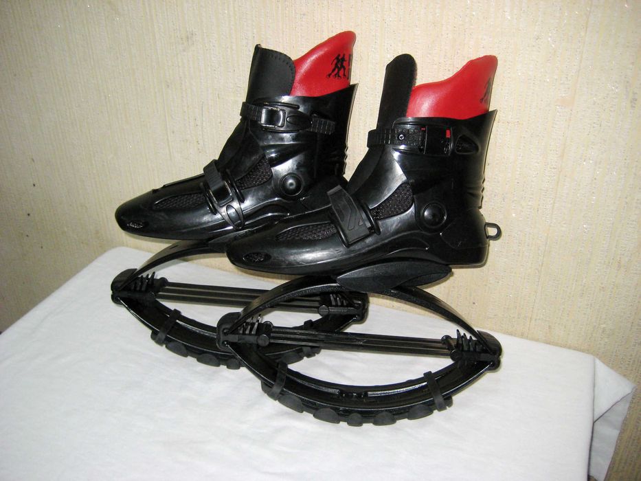 Прыгающий обув FUNNY JUMPS спортивный мало ползвано отличном состоянии