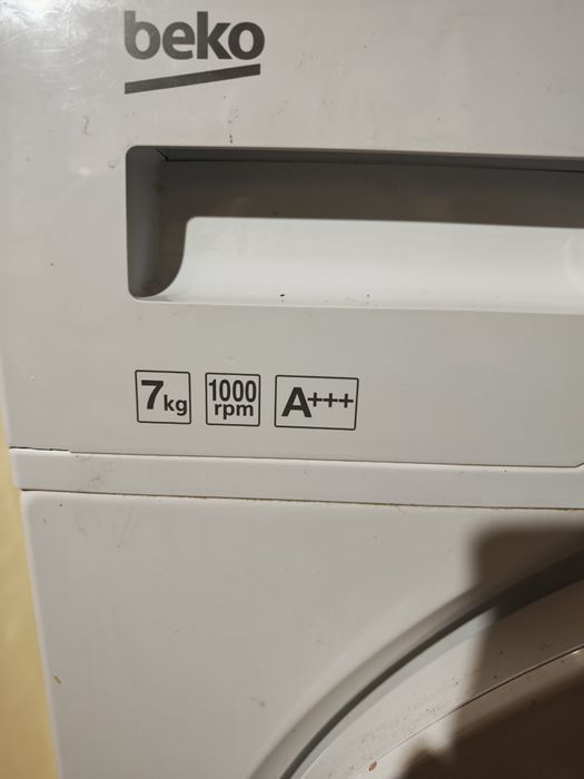 Vând mașina de spălat Beko