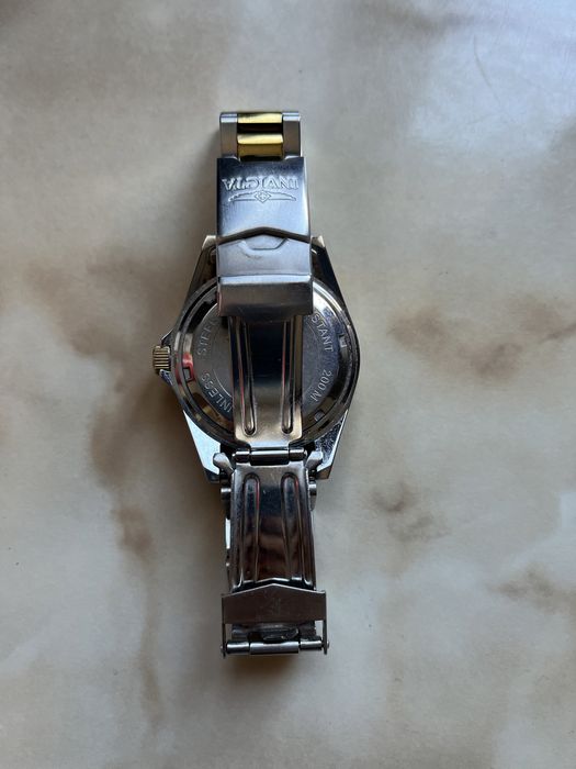 Invicta - Ceas quartz in 2 nuante cu bratara metalica, Argintiu/Auriu