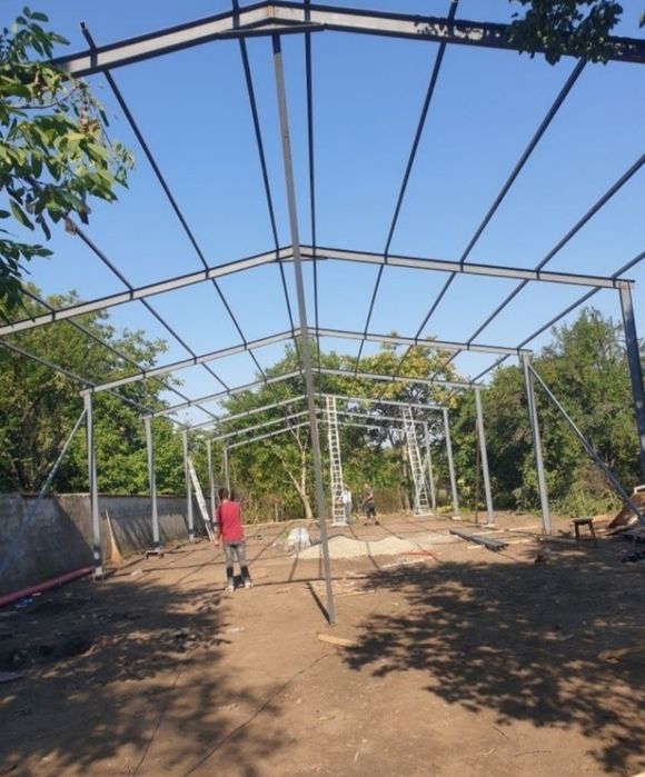 Vând structură metalică 10x25