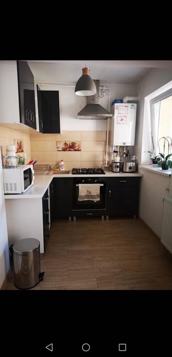 Închiriez apartament 2 camere- Carpaților+parcare