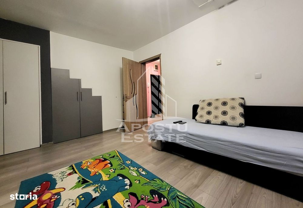 Apartament cu 3 camere, decomandat,  cu scara interioara, zona Lipovei