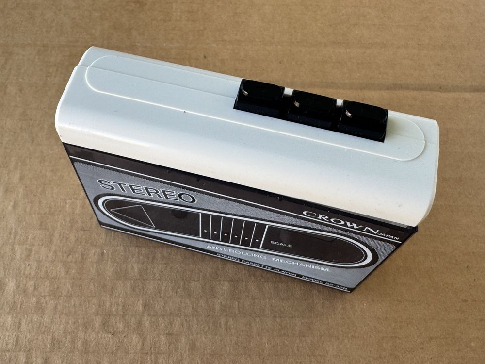 Walkman Aiwa Crown , model SZ-33N , Уокмен Crown SZ-33N