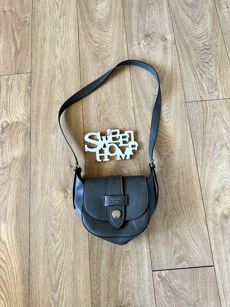 Чанта Guess естествена кожа