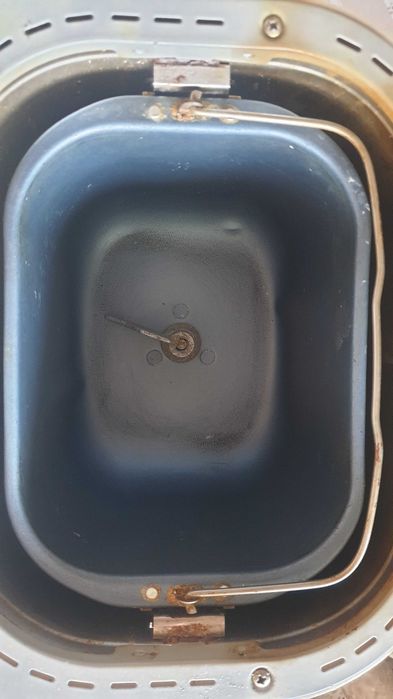 Продавам Хлебопекарна MOULINEX с 1 бъркалка и 12 програми !