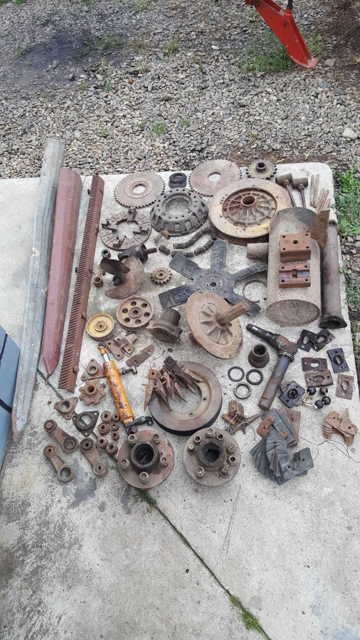 Vând cuțit de 5 și 4 metri combină C14. Suceava