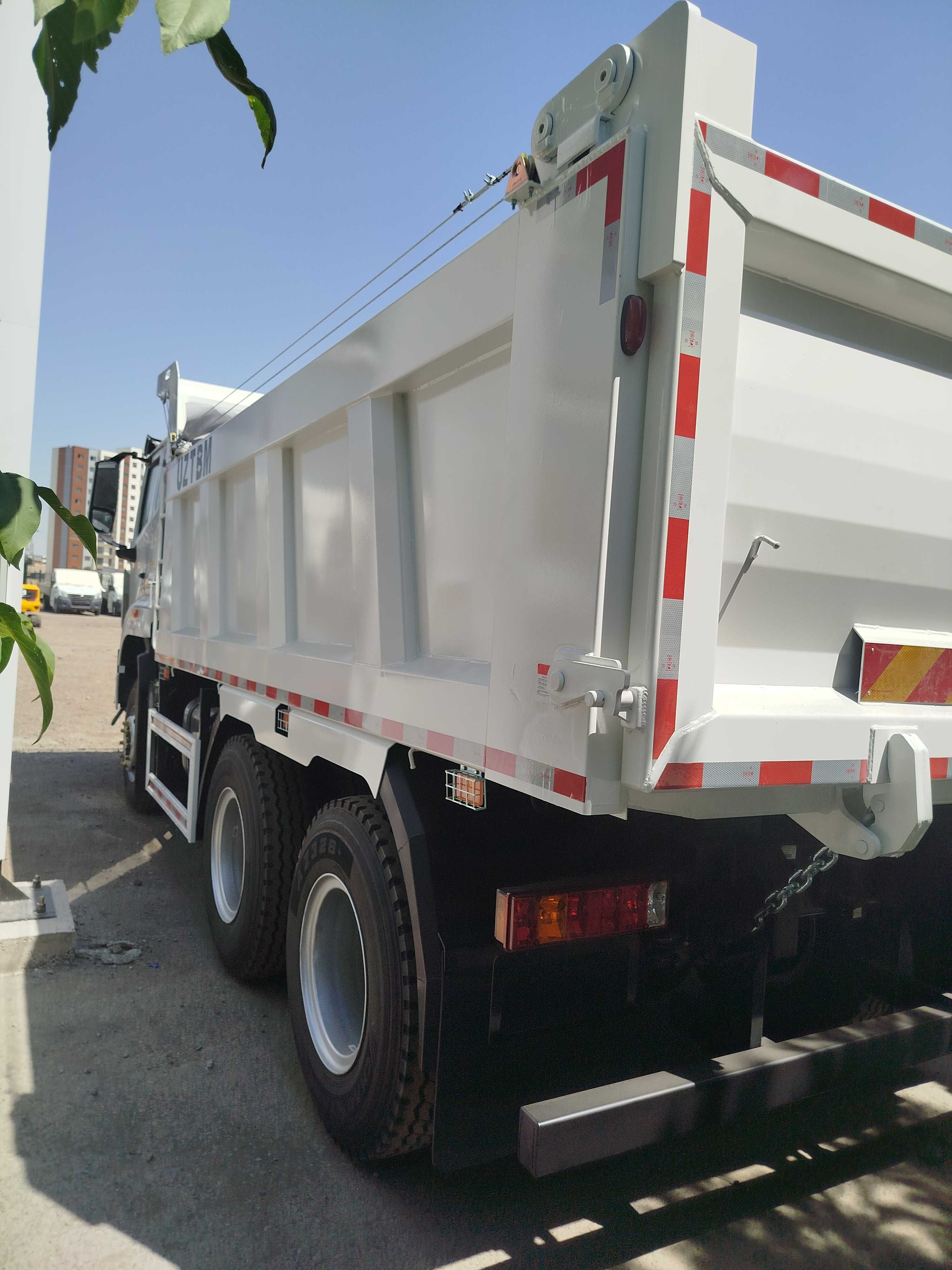 Автосамосвал SINOTRUK Homan-M7 6x4 - 15 т / 13 куб.м Sunhunk