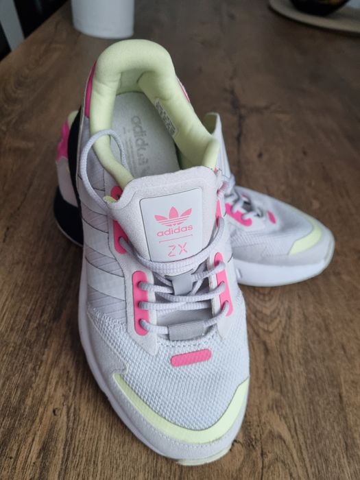 Adidasi femei adidas
