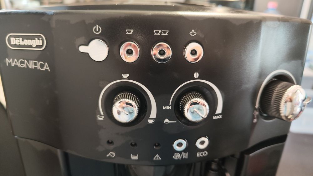 Espressor automat Delonghi Magnifica