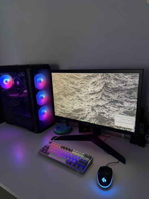 Vand setup complet de gaming PC-Monitor-Tastatura-Mouse