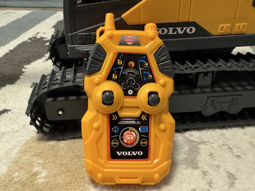 Радиоуправляем багер Volvo от Dickie Toys