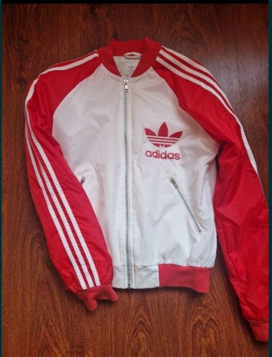 НОВО! Дамско яке Adidas