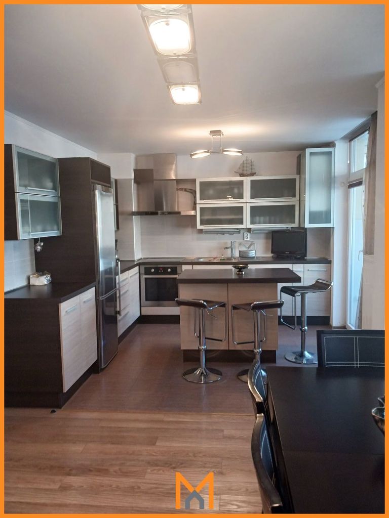 Продава се Тристаен апартамент в Севлиево - 116 кв.м за 998 €/кв.м - Снимка #10