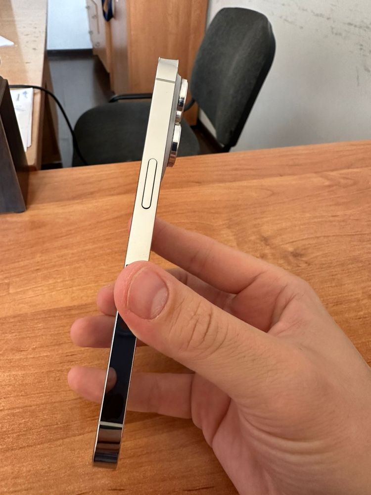 Продам Iphone 14 pro