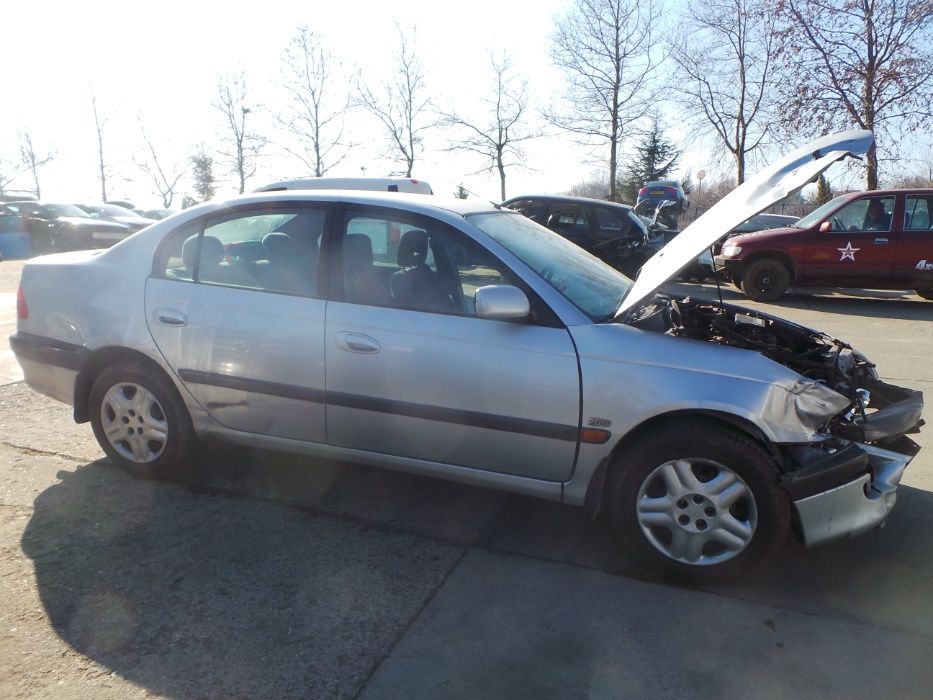 Toyota Avensis 2.0 TDI 2001г