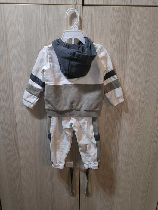 Set 2 piese (pantaloni bluza), C&A, marimea 86