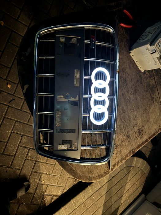 Grila fata  OEM Audi A3 8P S3 Facelift 2009-2012