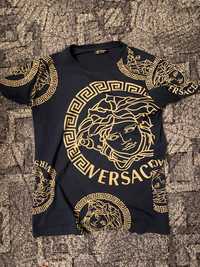 Vand tricou versace are certilogo