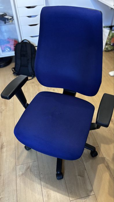 Scaun de birou curatat profesional