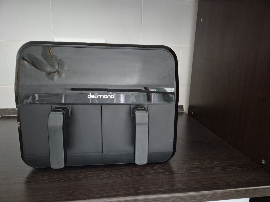 AIR FRYER stare ff bună (ca nou).
Compartimentare dublă.