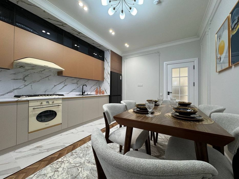 Ул, Тараса Шевченко! Добротная 4х комнатная квартира в самом центре!