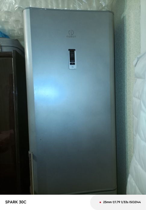 Продам рабочий холодильник